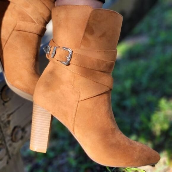 Women's Wrapped Around Strappy Chunky Booties - Picture 2 of 8